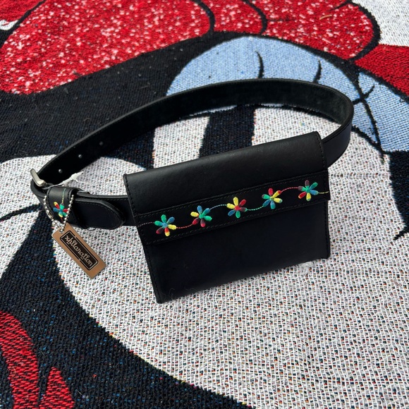 VINTAGE Y2K XHILARATION EMBROIDERED FLOWER BELT BAG SIZE KIDS RARE!